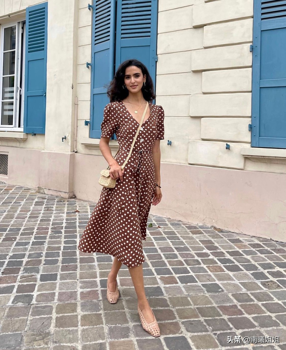 今年最火的裙子显瘦,到脚踝的长款裙子学生党又帅又酷