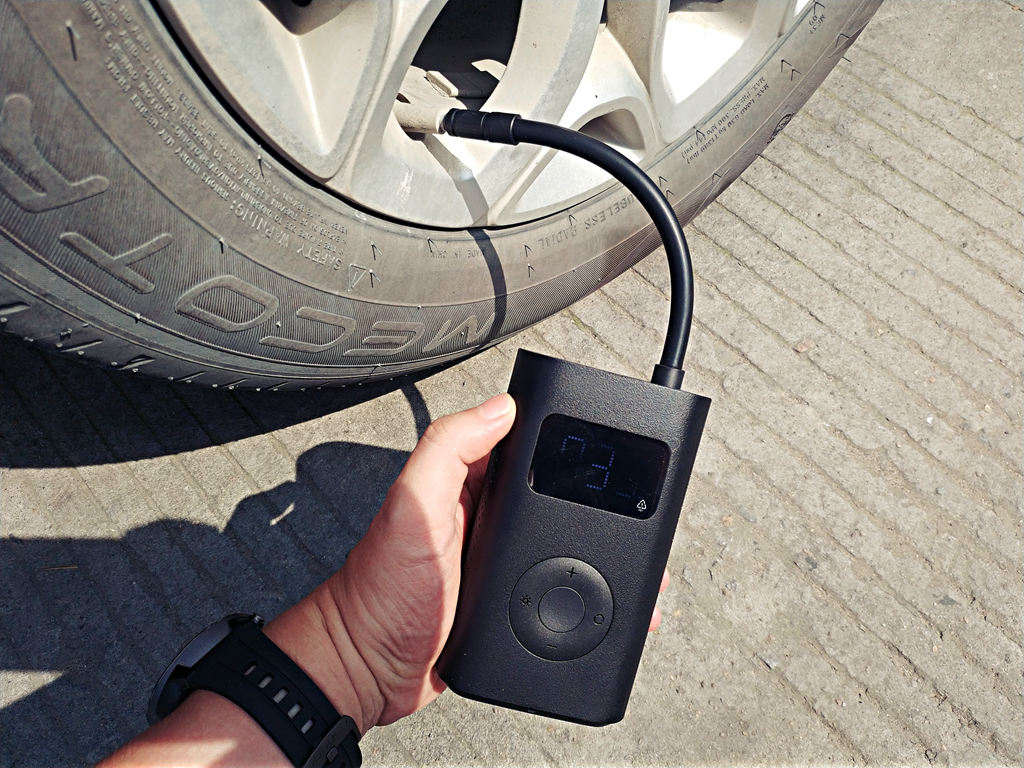 米家充气宝1s与骑行智能充气宝,米家充气宝1s充电时灯乱闪烁