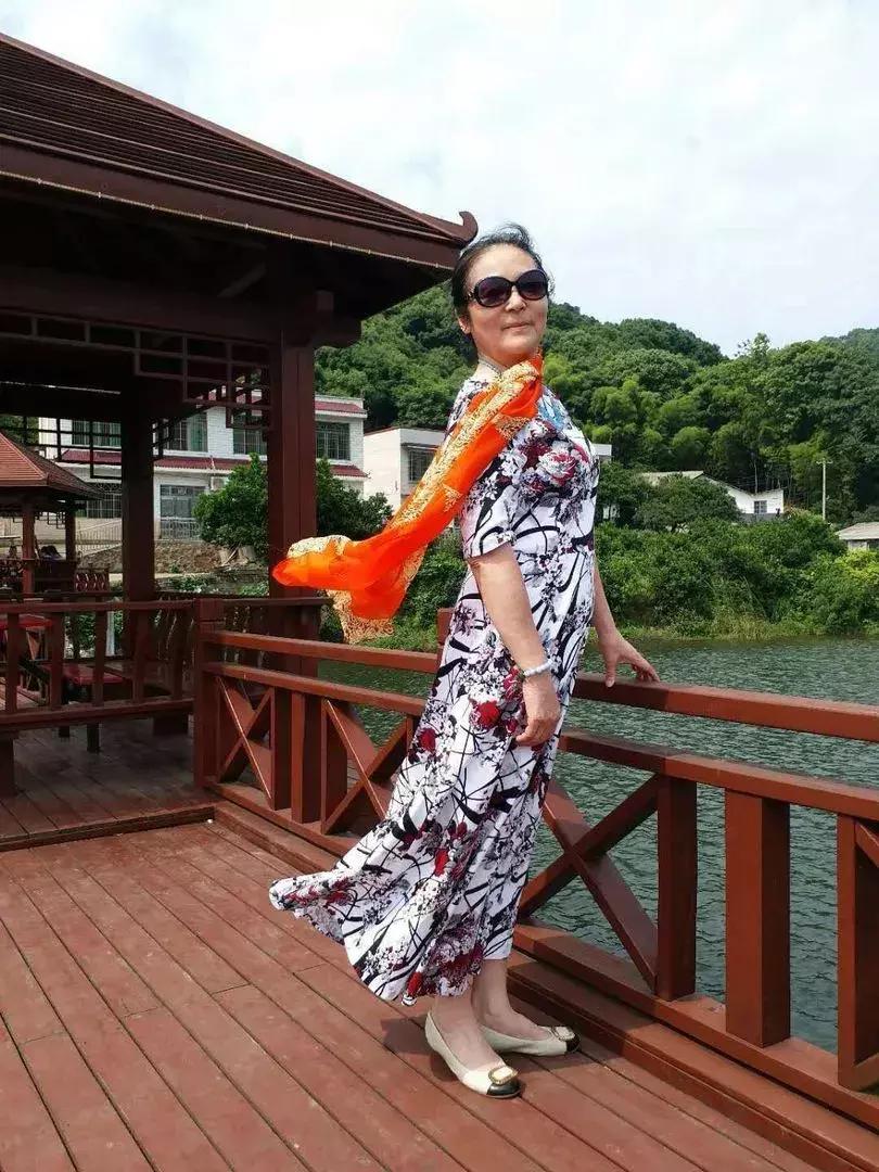 澶у鍑洪棬鏃呮父鎷嶇収濮垮娍鍚堣緫,涓浗澶у澶栧嚭鏃呮父