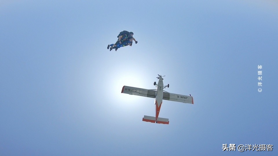 打卡在4000米高空,风靡世界的高空跳伞,悄然改变国人的度假方式