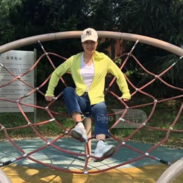 怎么穿衣显年轻又不至于装嫩,什么样长相不显老