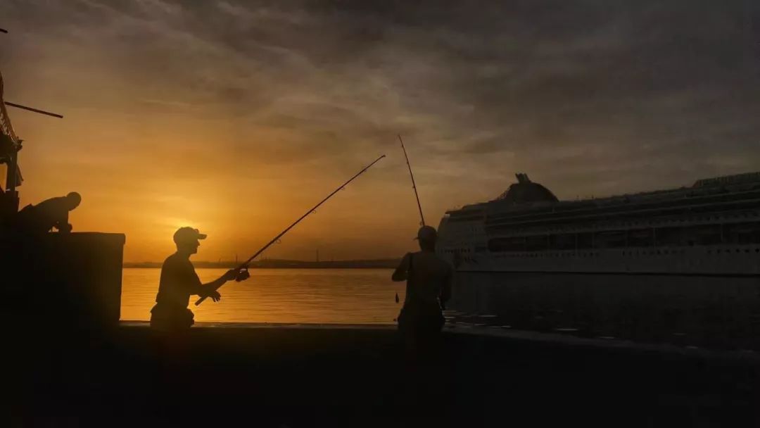 美国西海岸（碰撞）古巴哈瓦那