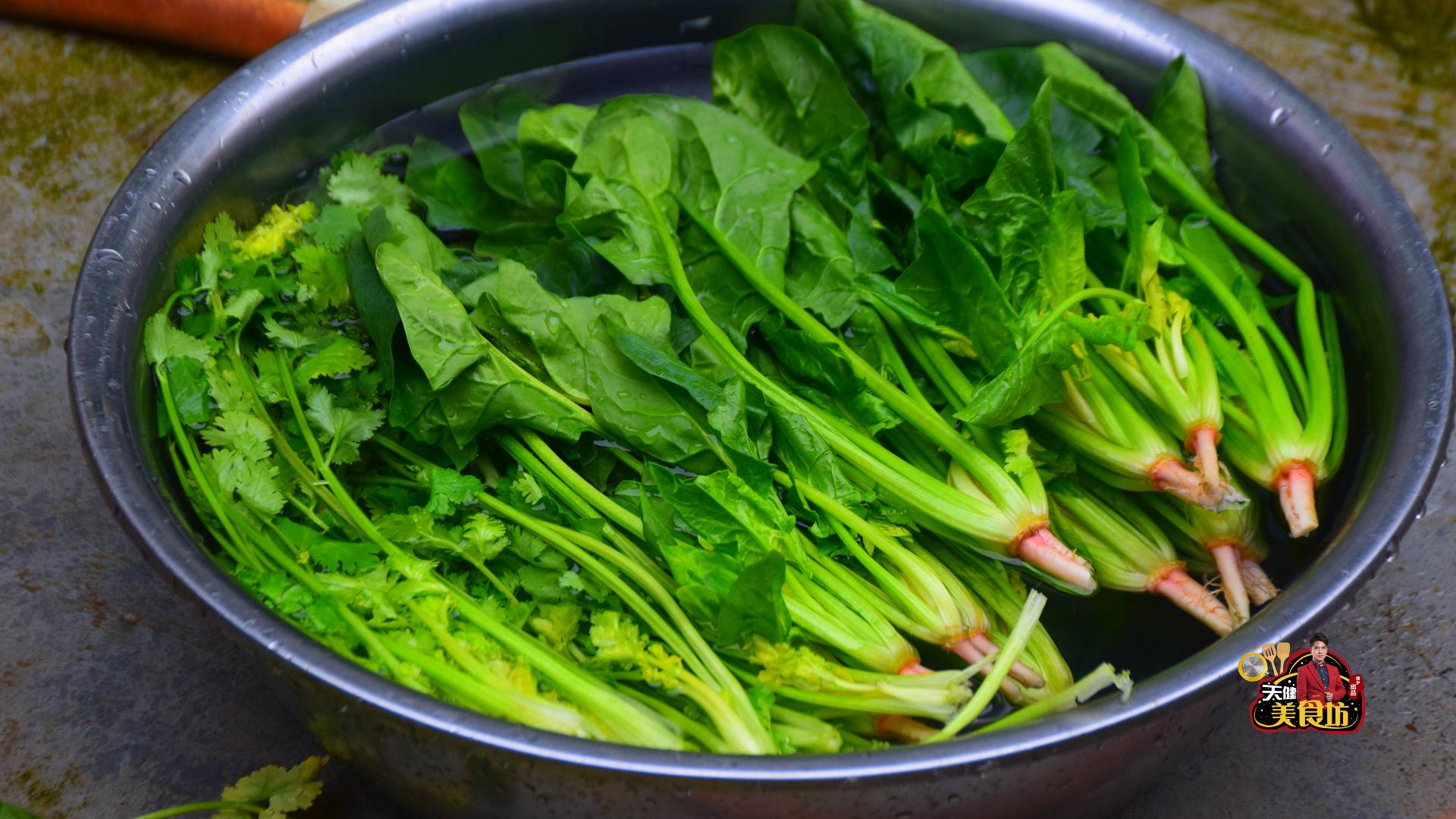 为什么青菜炒出来很老,为什么炒的青菜发黑