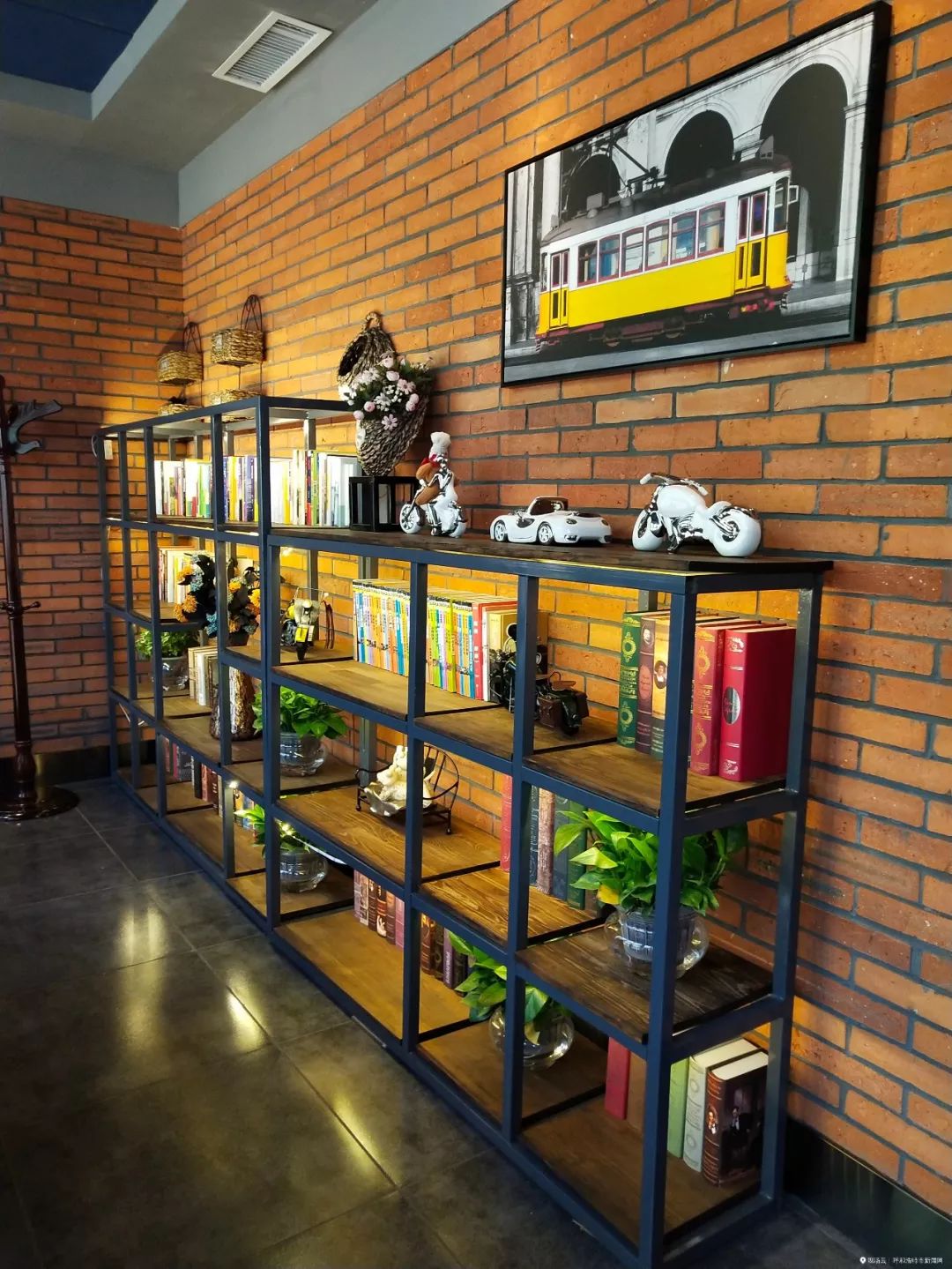 酒吧、超市展览馆这么Fashion的青城驿站，你还认为这只是厕所吗