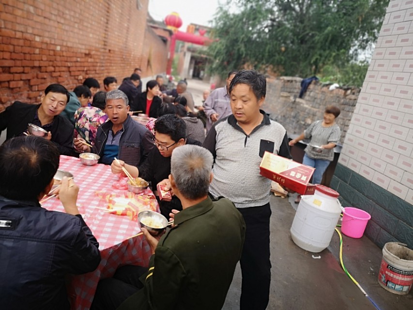 红旗渠芒果烟多少钱一包,10元红旗渠烟是哪一年发行