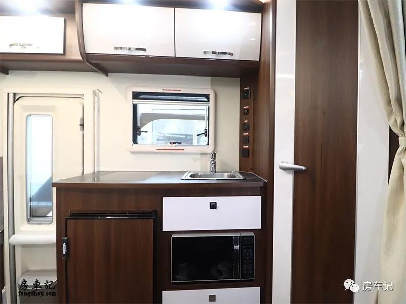 隆翠凯歌双拓展房车,隆翠房车凯歌c620中国红