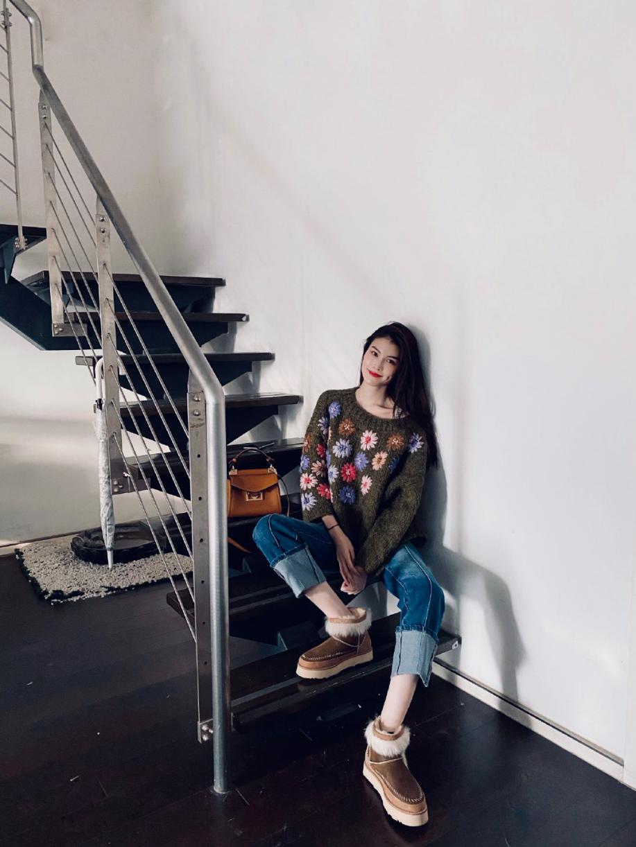 有品位的女人，搭配都会注意这个细节，时尚加倍，穿出杂志大片感