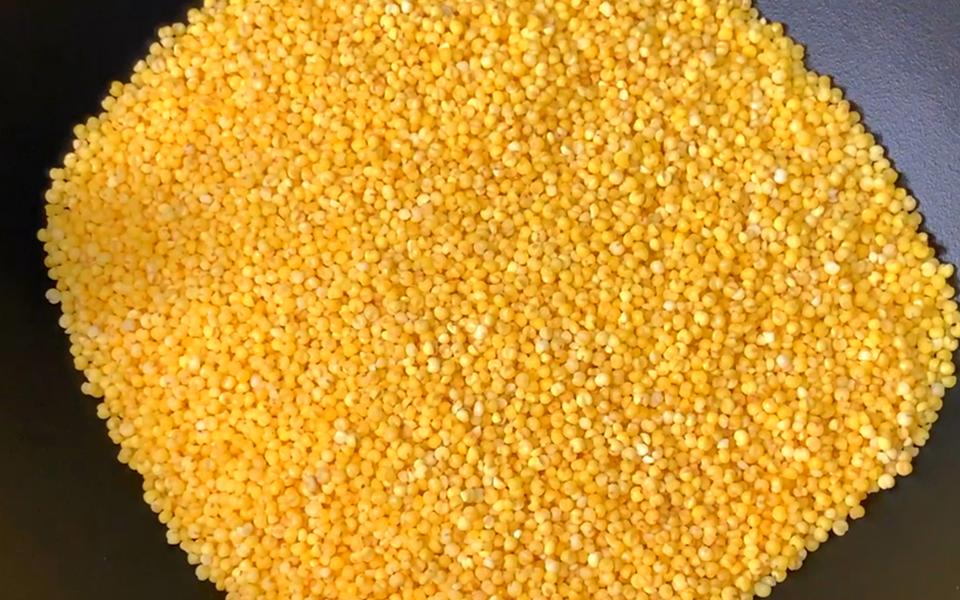 小米粥怎么熬用米少又粘稠,熬小米粥千万要放小苏打