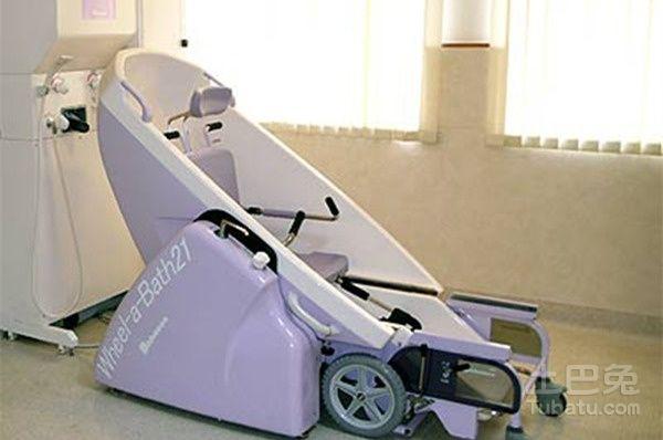 人类现在到底有多懒？发明全自动洗澡机，躺进去睡觉就能洗干净了