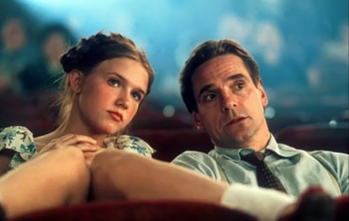 心理学上的心理创伤是什么,心理学不幸的童年要用一生来治愈