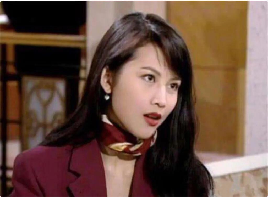 蔡少芬复古穿衣搭配,蔡少芬格子衬衫穿搭