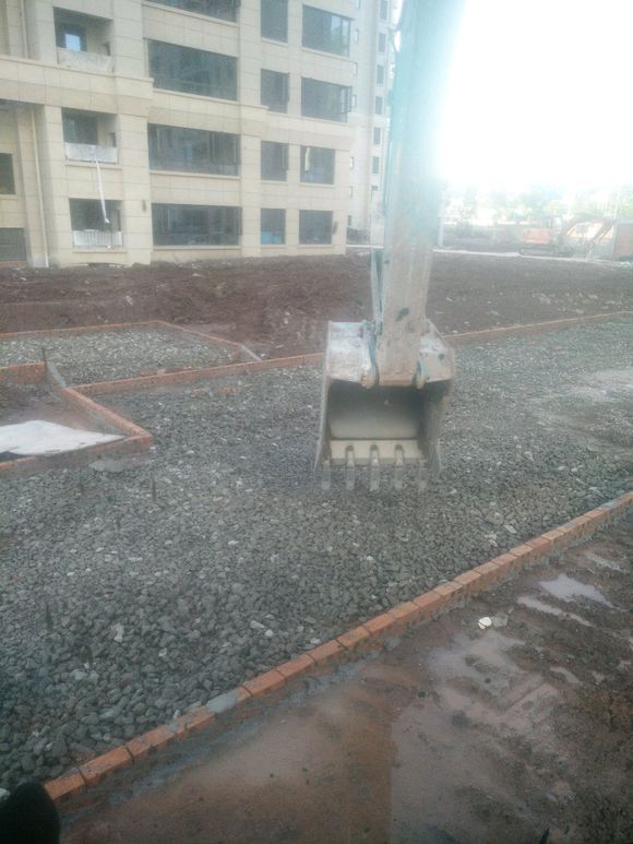 自学挖掘机可以上岗吗,想学挖掘机咋找师傅培训