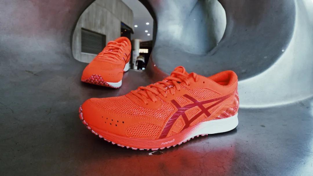 asics亚瑟士跑鞋怎么选,asics亚瑟士四代