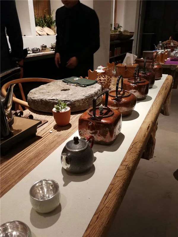 银在什么条件下快速发黑,藏银变黑怎么办