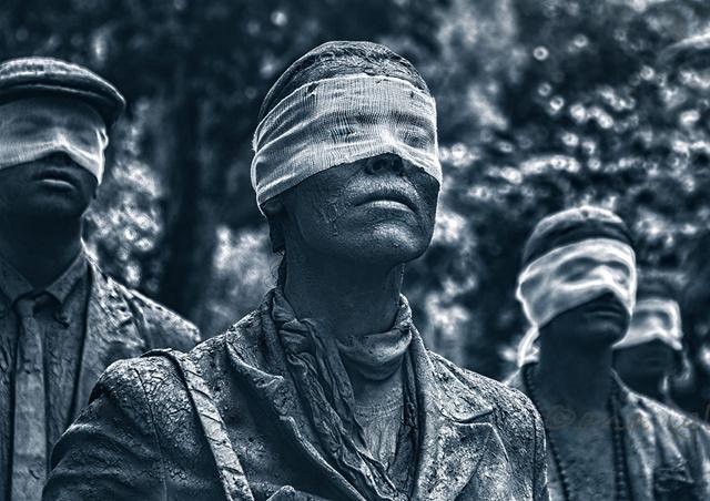 爱上自己的领导该怎么办,爱上自己的已婚男领导怎么办