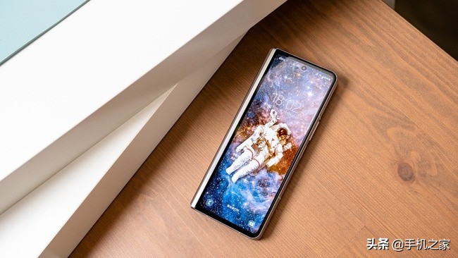 最新款三星折叠屏手机galaxy,三星折叠手机galaxyzfold35g