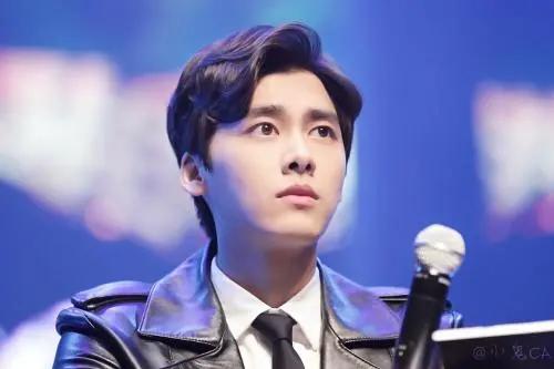 男生怎么找适合自己发型,一个男生如何打扮