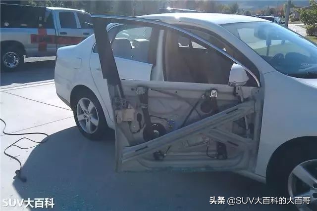 用啥砸车玻璃能砸碎,砸车门玻璃怎么砸才能砸坏