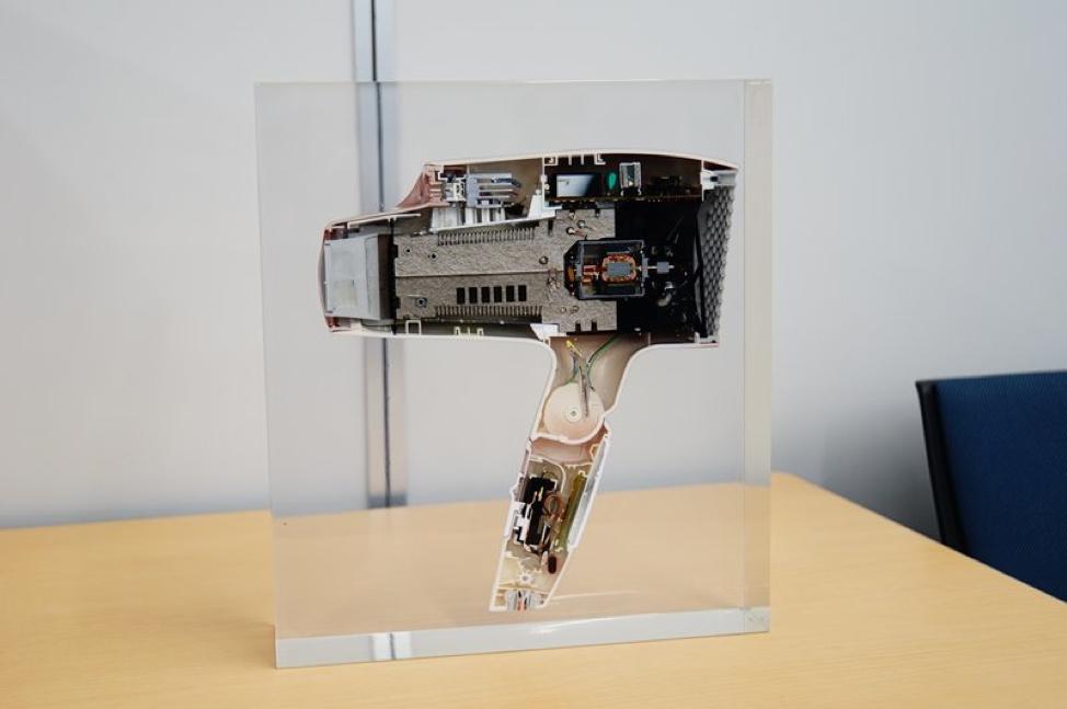 300元吹风机是智商税吗,2000元的吹风机