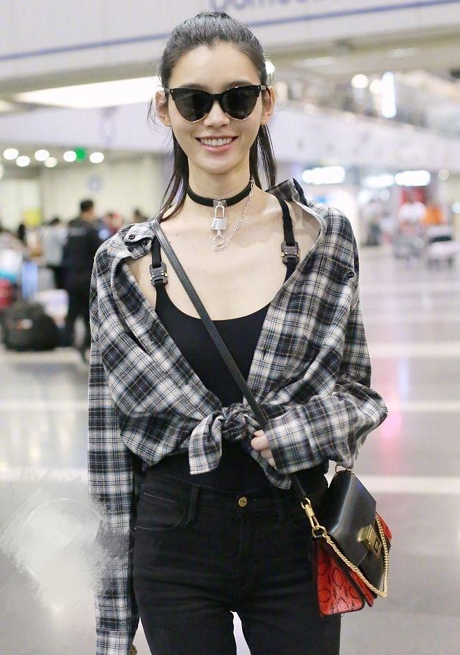 超级霸气豪门阔太奚梦瑶,豪门阔太奚梦瑶衫衣半露香肩