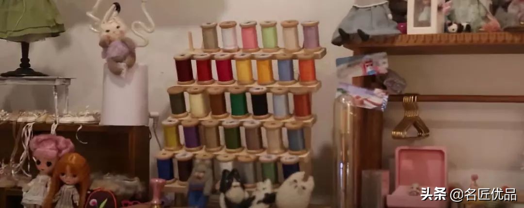 怎么用不要的衣服给玩偶做裙子,怎么给小玩偶做好看的小裙子