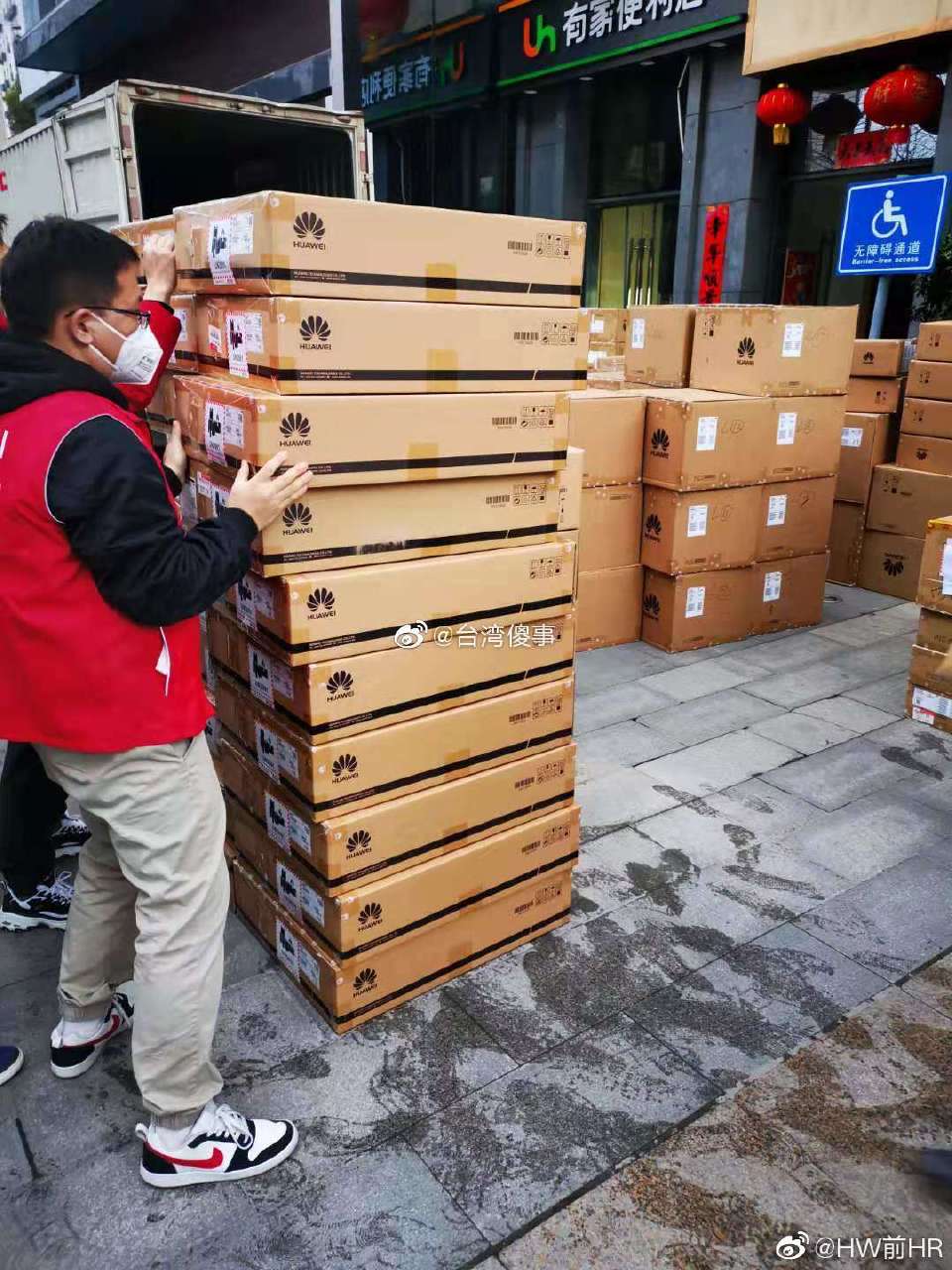 为什么大家喜欢华为，新世纪以来每次救灾不缺席