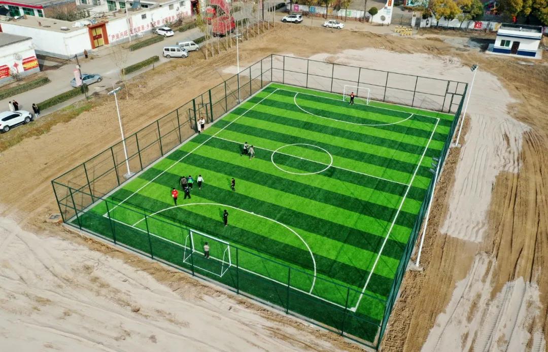 清徐吴村足球场,走踢球去史铁生