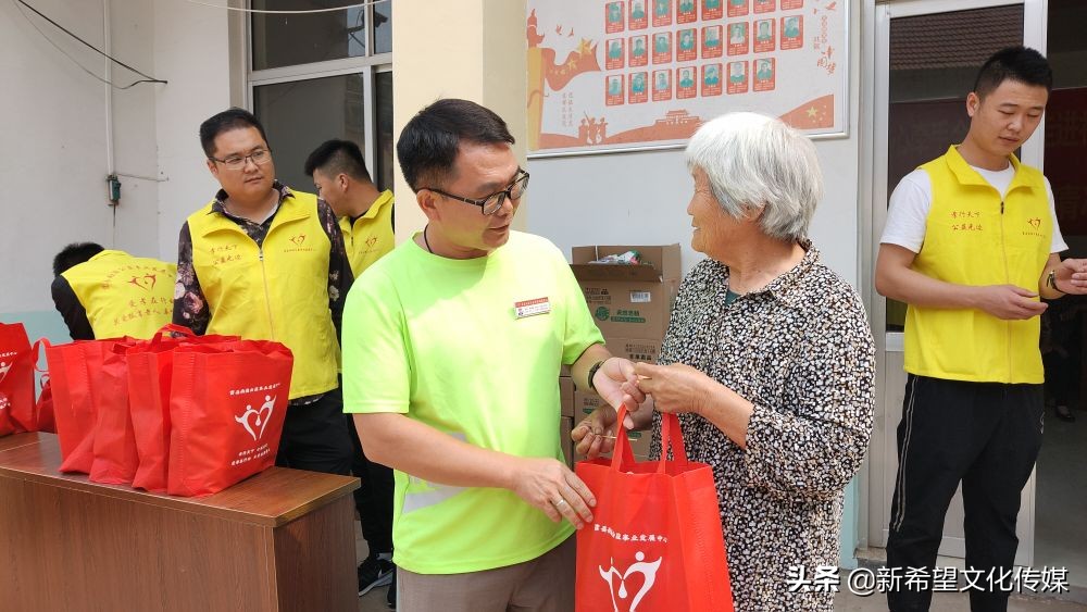 义诊活动暖人心健康扶贫在行动,莒县金康医院义诊活动大爱无边