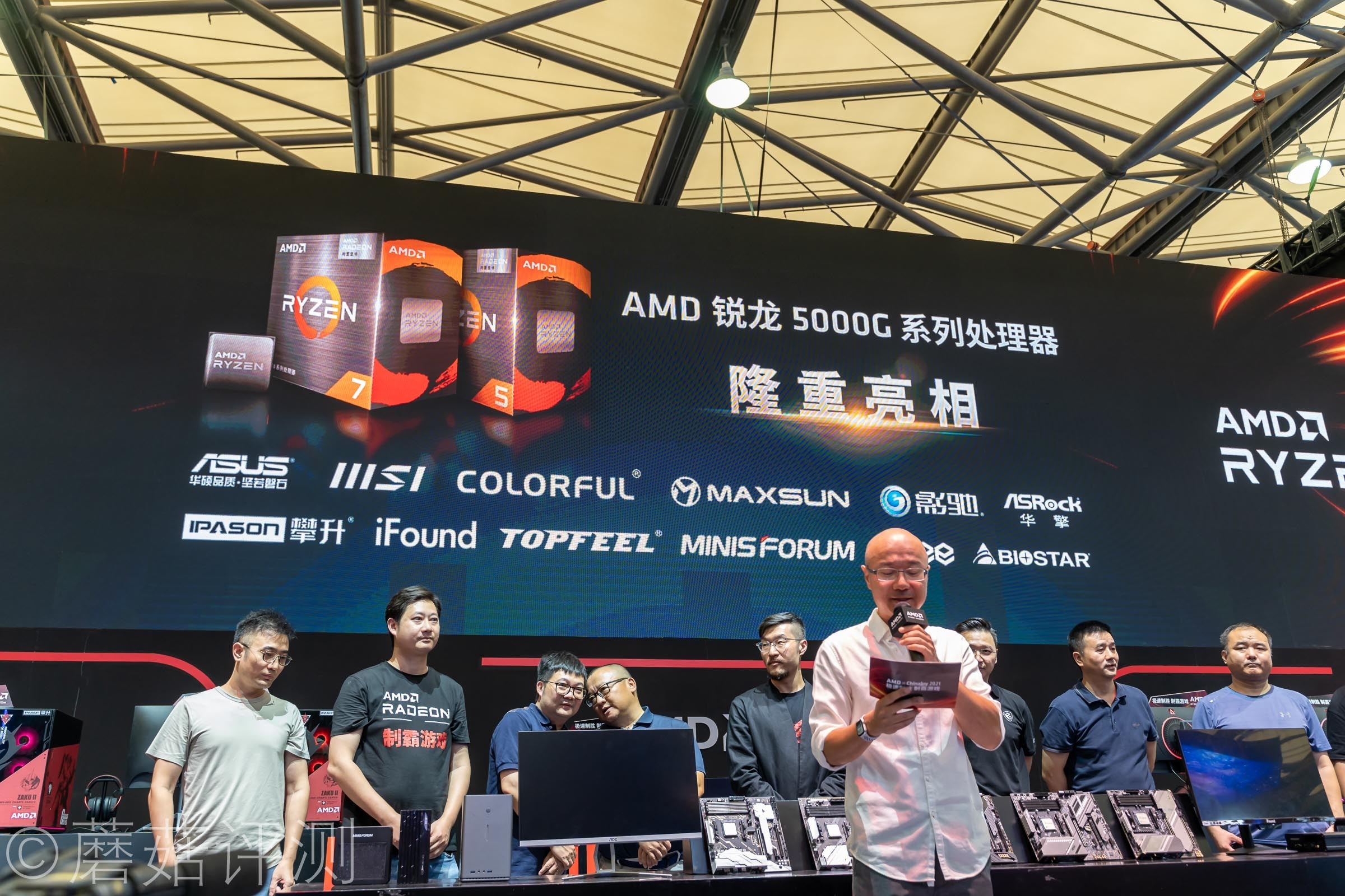 又有啥好玩的？蘑菇带你逛ChinaJoy2021，硬件、车和漂亮的小姐姐