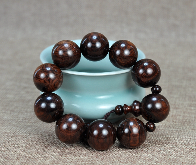 黄花梨手串开裂了怎么处理,海南黄花梨手串开裂了怎么办