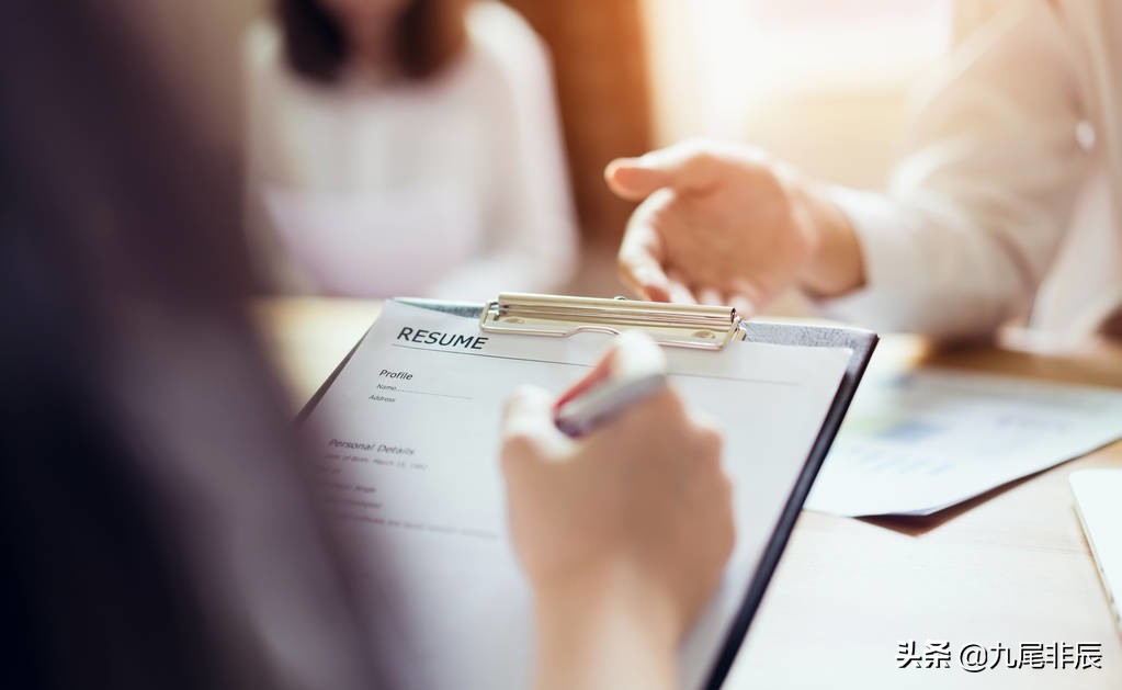 斜杠大神的秘密*器武**：结构化战略思维，让你离斜杠大神更近一步