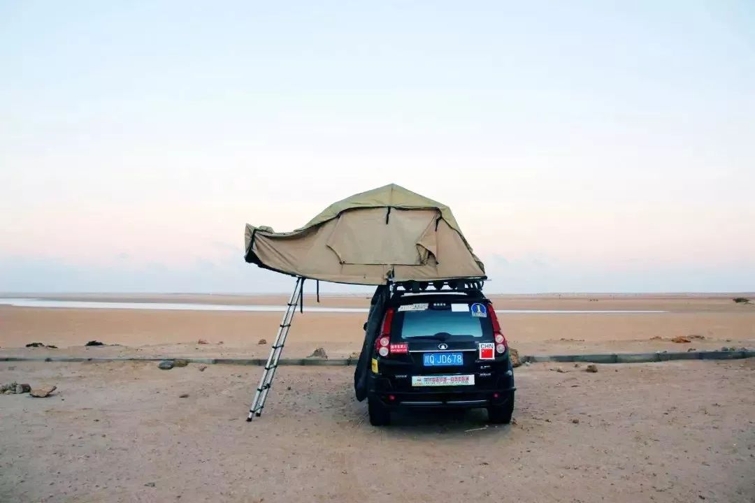 他一人一车环游五大洲，遭连环抢劫，却看见最美的风景