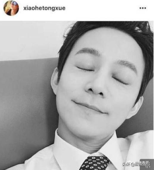 和小鲜肉牵手摸脸，又让人想到他7年前的瓜…