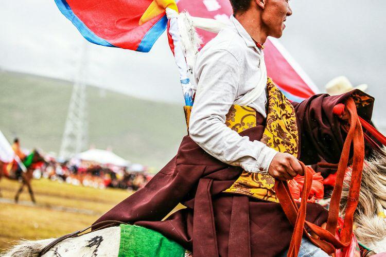 丁真和四川什么关系,丁真背后是谁