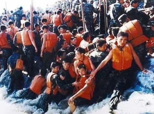 长大后我就成了你深度解析,长大后我就成了你现实版