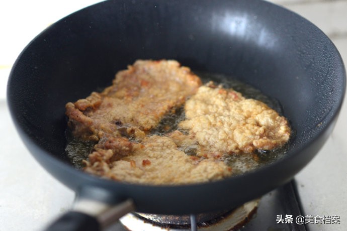 正宗上海葱烧大排的做法，学会这几个窍门，鲜嫩多汁！