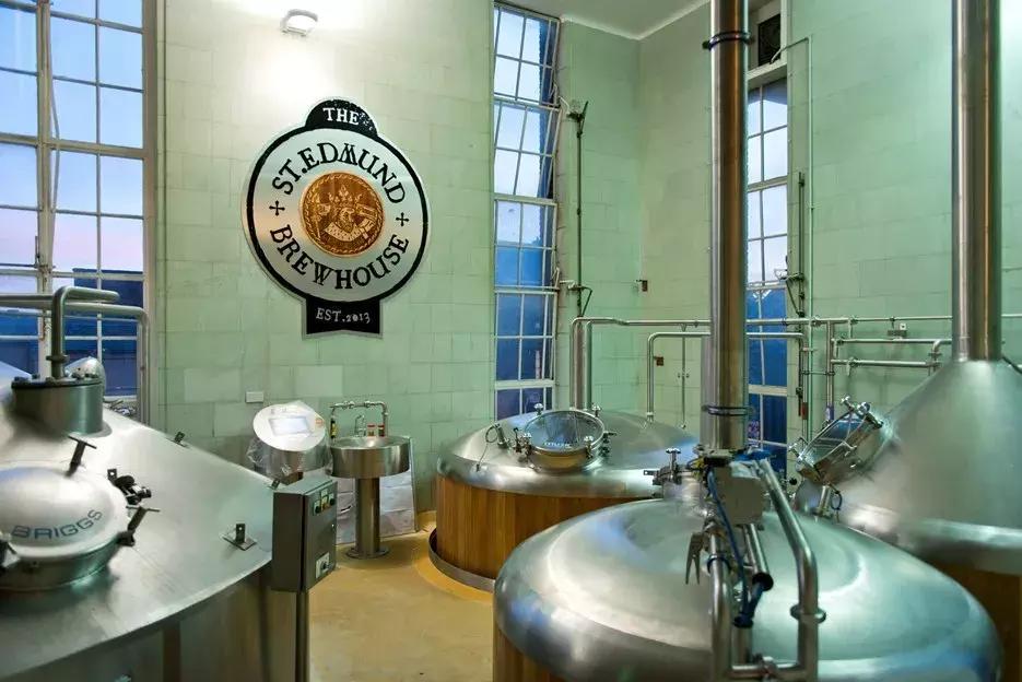 李嘉诚46亿英镑购买的酒吧巨头有何“花招”？