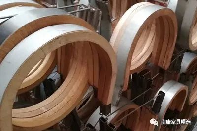 成为实木家具主材的，为什么是集成材，而不是更环保的锯材？