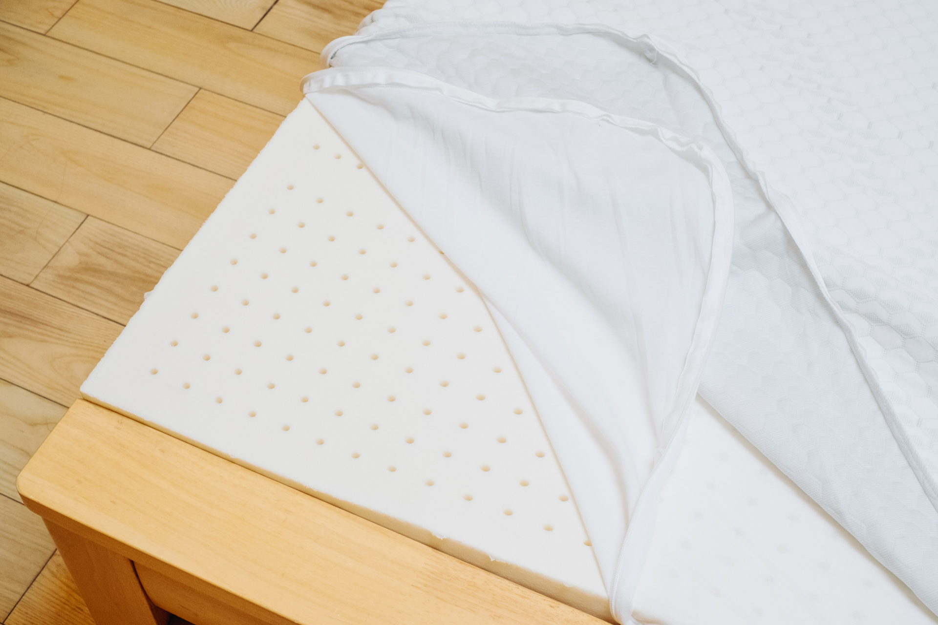 正宗乳胶床垫特点是什么,大品牌乳胶床垫是真的吗