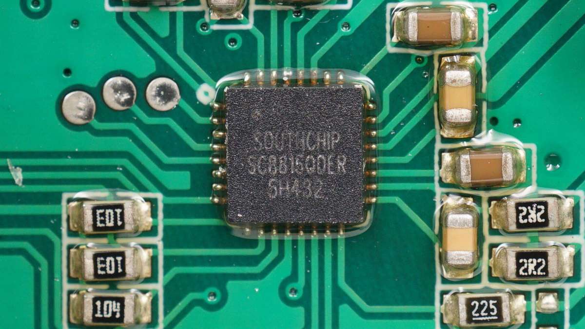 公牛便携式电源拆解,公牛1800w户外电源拆解