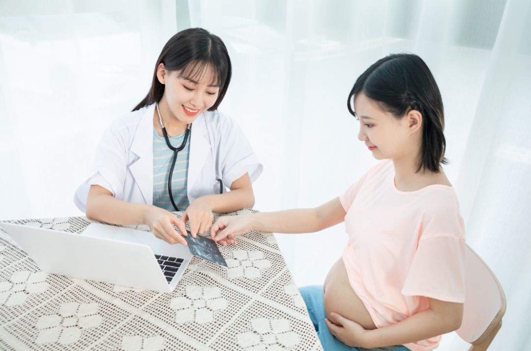 女子怀孕7个月浑然不知后续,女孩来月经竟然浑然不知