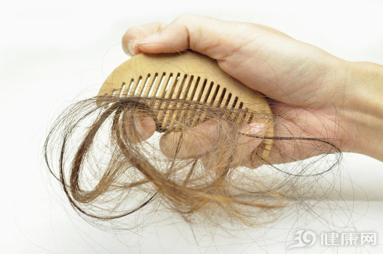你是不是开始脱发掉发熬不动夜了,你是不是尝试过太多脱发