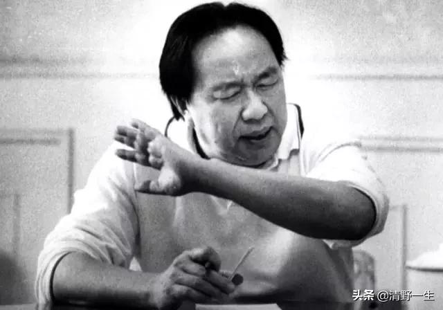 他用罐头换飞机一夜赚上亿，三度入狱