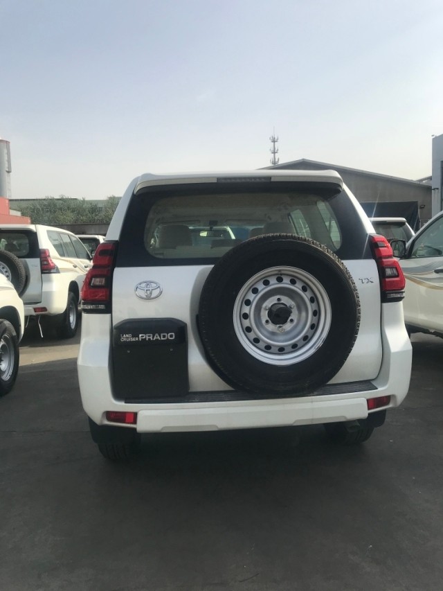 进口中东版丰田霸道2700最低价,10款丰田霸道中东版2700手动挡加速