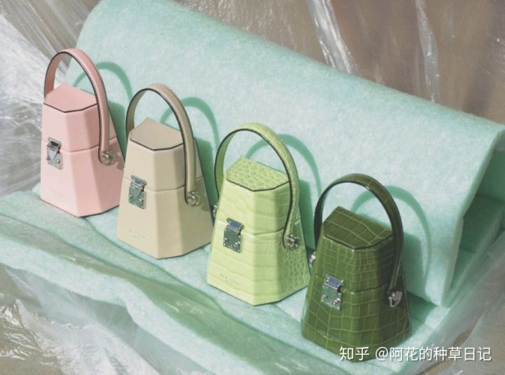 lv香奈儿gucci哪个包包值得入,好看又轻的包包lv