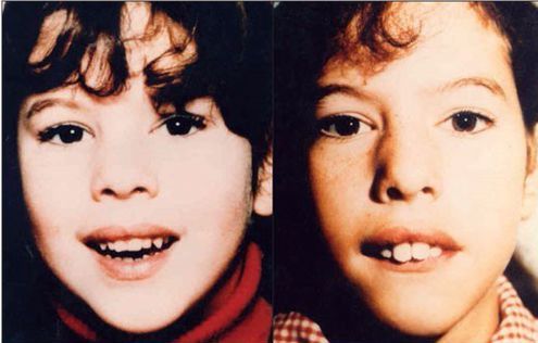 宝宝嘴里有白色的小点叫什么,一个月宝宝口腔上颚白色的是什么