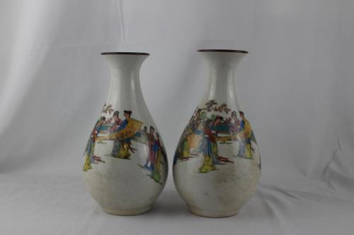 清晚期粉彩人物玉壶春瓶,粉彩花蝶纹玉壶春瓶