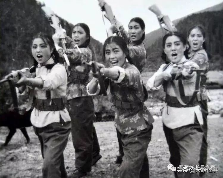 文艺兵跳芳华,文艺兵芳华话剧