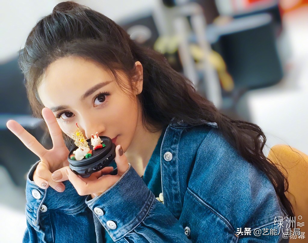 第一个与辱华品牌解约的明星,多位艺人解约辱华品牌