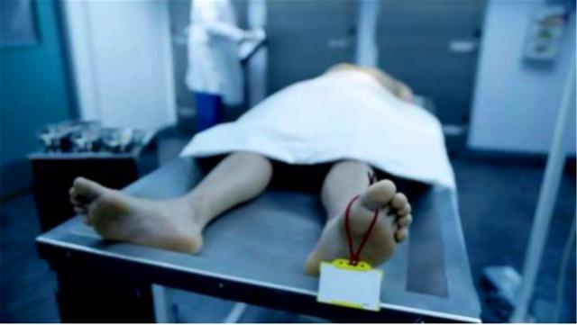 人死后肛门为何会被堵住,人死后要堵住肛门吗